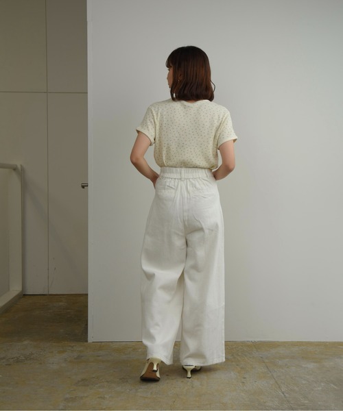 Amiur(エミレ)の「tuck wide denim pants / タックワイドデニムパンツ(デニムパンツ・レディース・ブラック/オフホワイト・FREE)」の11枚目の写真