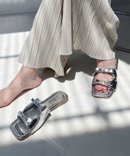 AS KNOW AS plus(アズノゥアズプラス)の「スクエアダブルリボンフラットサンダル【ZOZOTOWN限定アイテム】(サンダル・レディース・ブラック/ピンク/シルバー・M/L)」の6枚目の写真