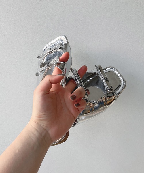 AS KNOW AS plus(アズノゥアズプラス)の「スクエアダブルリボンフラットサンダル【ZOZOTOWN限定アイテム】(サンダル・レディース・ブラック/ピンク/シルバー・M/L)」の9枚目の写真