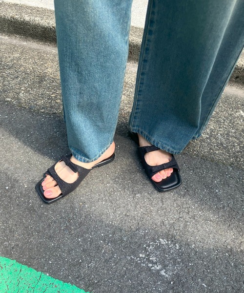 AS KNOW AS plus(アズノゥアズプラス)の「スクエアダブルリボンフラットサンダル【ZOZOTOWN限定アイテム】(サンダル・レディース・ブラック/ピンク/シルバー・M/L)」の14枚目の写真