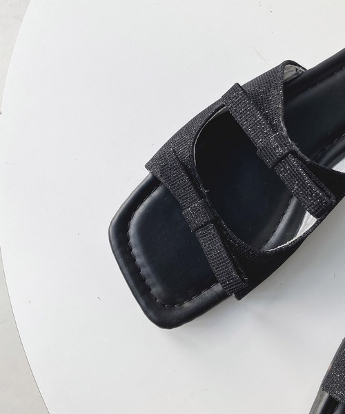 AS KNOW AS plus(アズノゥアズプラス)の「スクエアダブルリボンフラットサンダル【ZOZOTOWN限定アイテム】(サンダル・レディース・ブラック/ピンク/シルバー・M/L)」の16枚目の写真