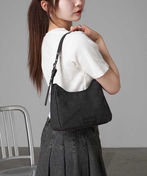 RAY CASSIN(レイカズン)の「切替ヴィンテージバッグ(トートバッグ・レディース・ブラック/シルバー/ブラウン・FREE)」の5枚目の写真