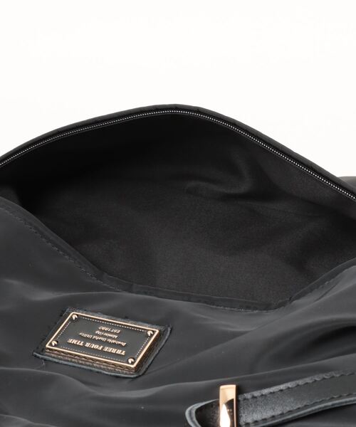 Three Four Time（ｽﾘｰﾌｫｰﾀｲﾑ）の「トリムレザージッパーポケットナイロンBAG　＠（ショルダーバッグ・レディース・ブラック・FREE）」の15枚目の写真