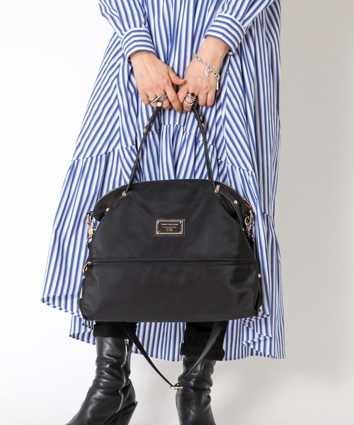 Three Four Time（ｽﾘｰﾌｫｰﾀｲﾑ）の「トリムレザージッパーポケットナイロンBAG　＠（ショルダーバッグ・レディース・ブラック・FREE）」の2枚目の写真