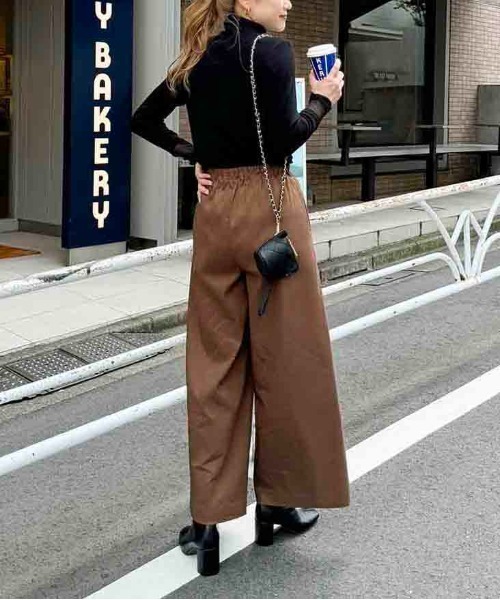 DIARIUM（ディアリウム）の「【日本製】チュール切替えテレコプルオーバー（Tシャツ/カットソー・レディース・グレイッシュベージュ/ブラック/チャコールグレー/オフホワイト・M）」の21枚目の写真