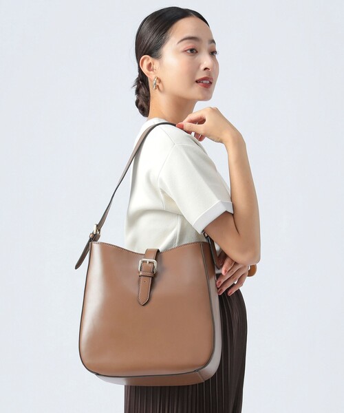 BEAMS HEART(ビームスハート)の「バックルハンドル トートバッグ(トートバッグ・レディース・ブラック/ブラウン/ワイン・ONE SIZE)」の2枚目の写真
