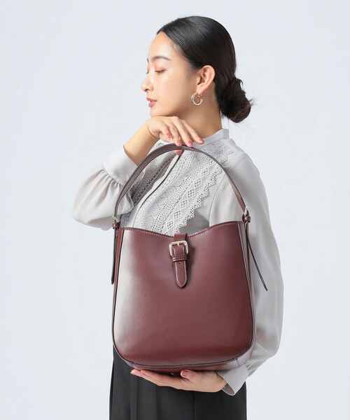 BEAMS HEART(ビームスハート)の「バックルハンドル トートバッグ(トートバッグ・レディース・ブラック/ブラウン/ワイン・ONE SIZE)」の3枚目の写真