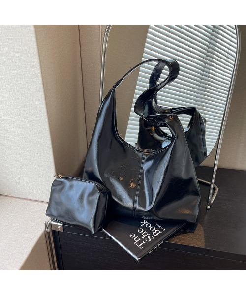 gossip!ロサンゼルス(ゴシップロサンゼルス)の「合成皮革大容量 A4収納可能 通勤バッグ ショルダーバッグ(ショルダーバッグ・レディース・シルバー/ブラック/オフホワイト・FREE)」の20枚目の写真