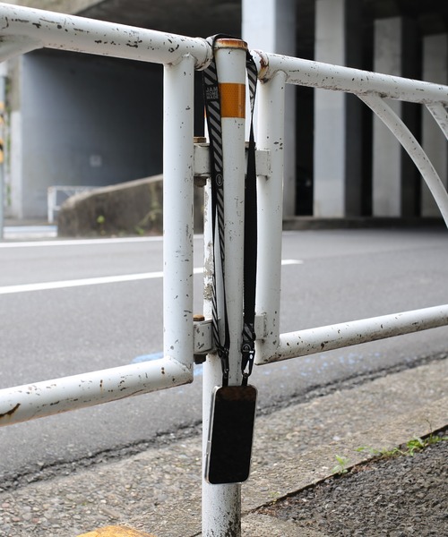 JAM HOME MADE(ジャムホームメイド)の「トラ スマホショルダー(細)(スマホグッズ・メンズ・ブラック・ONE SIZE)」の8枚目の写真