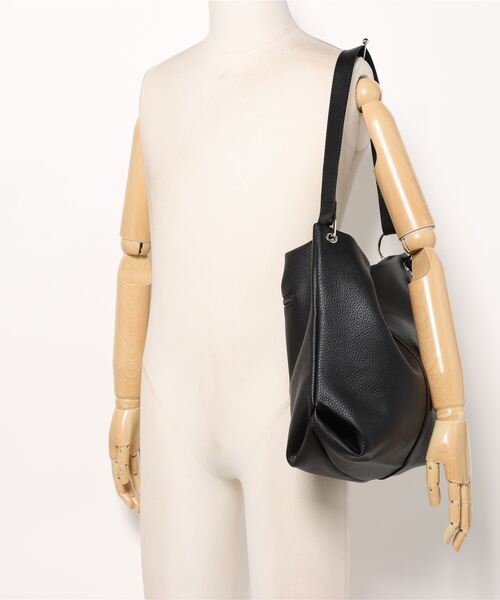 notch.(ノッチ)の「A4ショルダーバッグ(ショルダーバッグ・レディース・ブラック/シルバー/オフホワイト・ONESIZE)」の15枚目の写真