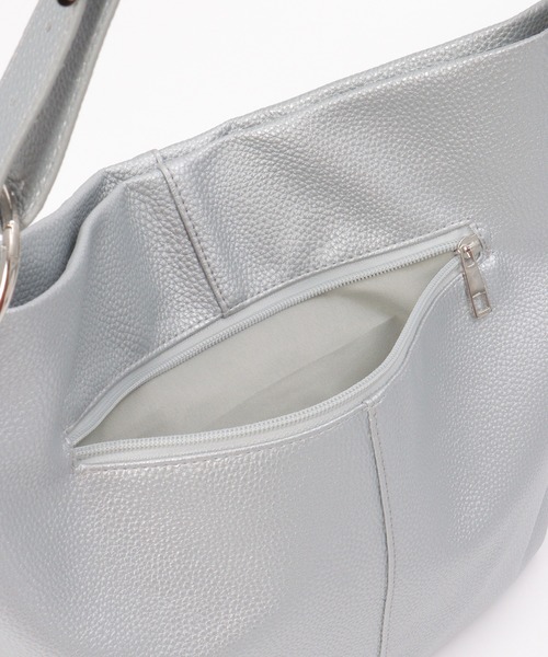 notch.(ノッチ)の「A4ショルダーバッグ(ショルダーバッグ・レディース・ブラック/シルバー/オフホワイト・ONESIZE)」の9枚目の写真