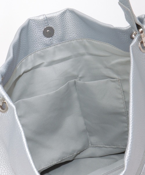notch.(ノッチ)の「A4ショルダーバッグ(ショルダーバッグ・レディース・ブラック/シルバー/オフホワイト・ONESIZE)」の18枚目の写真