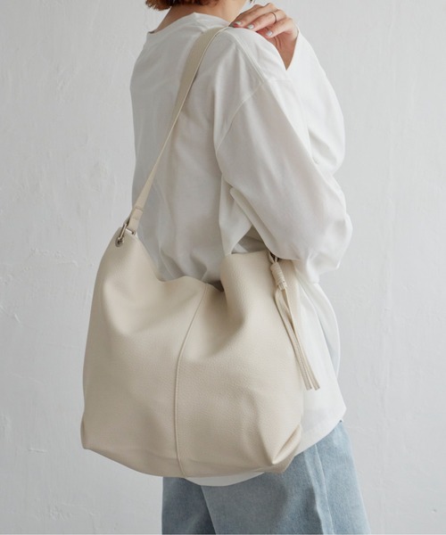 notch.(ノッチ)の「A4ショルダーバッグ(ショルダーバッグ・レディース・ブラック/シルバー/オフホワイト・ONESIZE)」の20枚目の写真