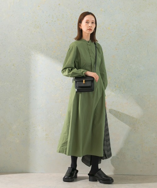 URBAN RESEARCH ROSSO WOMEN(アーバンリサーチ ロッソ)の「ハイネックサイドベルトシャツワンピース(ワンピース・レディース・チャコールグレー/カーキ/ベージュ・FREE)」の6枚目の写真