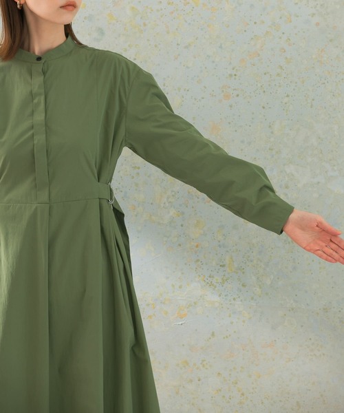 URBAN RESEARCH ROSSO WOMEN(アーバンリサーチ ロッソ)の「ハイネックサイドベルトシャツワンピース(ワンピース・レディース・チャコールグレー/カーキ/ベージュ・FREE)」の18枚目の写真