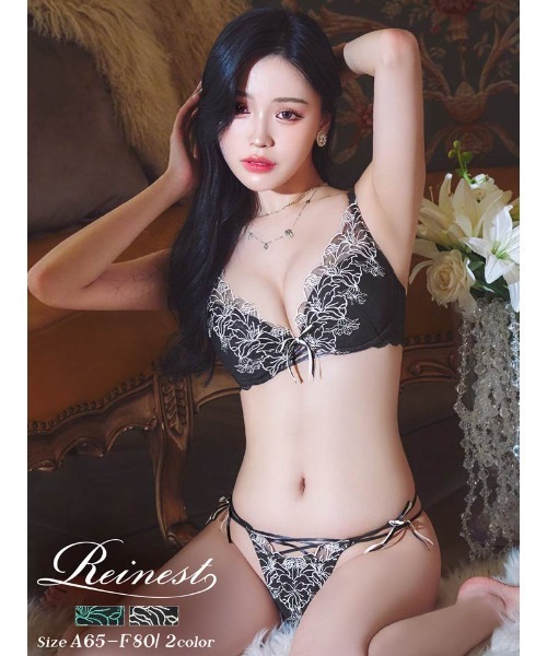 ダーク リリー レースアップ ブラジャー & バック透け フルバック ショーツ セット（ブラ&ショーツ）｜Reinest（レイネスト）
