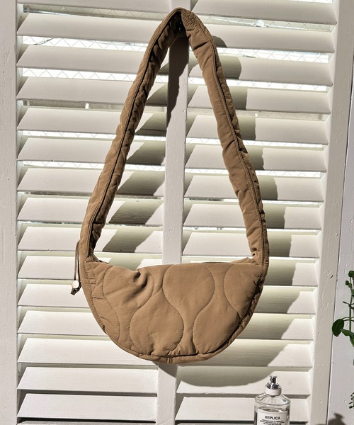 【セール】3-10C7 キルティング 半月型 ギャザー ショルダーバッグ ハンドバッグ（ショルダーバッグ）｜CALIFORNIA OUTFITTERS（カリフォルニア アウトフィッターズ）