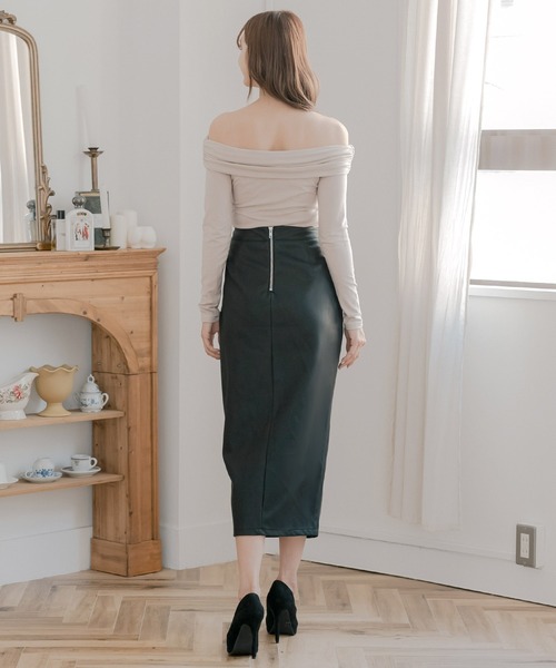 Julia Boutique（ジュリアブティック）の「スリットデザイン レザー ロングスカート（スカート・レディース・ブラック/ベージュ/オフホワイト/アイボリー・ONE）」の16枚目の写真