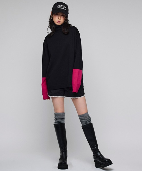 Narcissus(ナルシス)の「バイカラータートルニット オーバーサイズ(ニット/セーター・レディース・ブラック/ホワイト/グレー・FREE)」の6枚目の写真