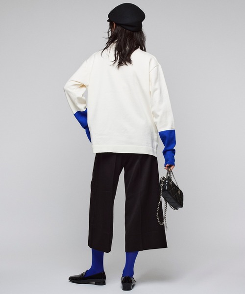 Narcissus(ナルシス)の「バイカラータートルニット オーバーサイズ(ニット/セーター・レディース・ブラック/ホワイト/グレー・FREE)」の5枚目の写真