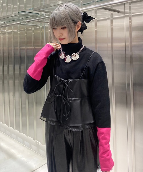 Narcissus(ナルシス)の「バイカラータートルニット オーバーサイズ(ニット/セーター・レディース・ブラック/ホワイト/グレー・FREE)」の15枚目の写真