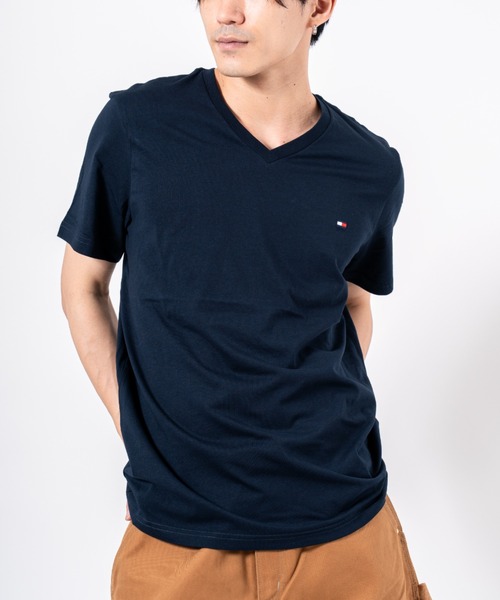TOMMY HILFIGER(トミーヒルフィガー)の「【Tommy Hilfiger】ユニセックス 半袖Tシャツ Vネック(Tシャツ/カットソー・メンズ・ホワイト/ネイビー/ブラック・S/M/L/XL)」の3枚目の写真