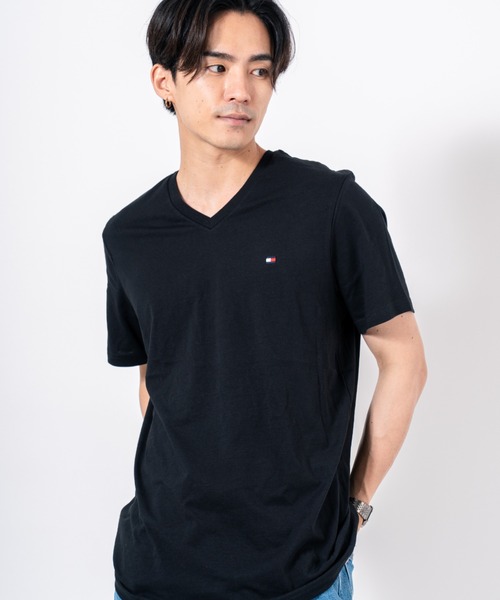 TOMMY HILFIGER(トミーヒルフィガー)の「【Tommy Hilfiger】ユニセックス 半袖Tシャツ Vネック(Tシャツ/カットソー・メンズ・ホワイト/ネイビー/ブラック・S/M/L/XL)」の2枚目の写真