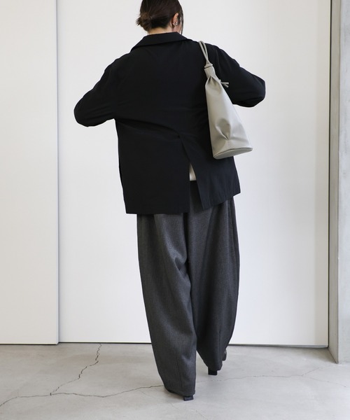 select MOCA(セレクトモカ)の「ギャザースリーブバックスリットジャケット(テーラードジャケット・レディース・ブラック/ベージュ・FREE)」の22枚目の写真