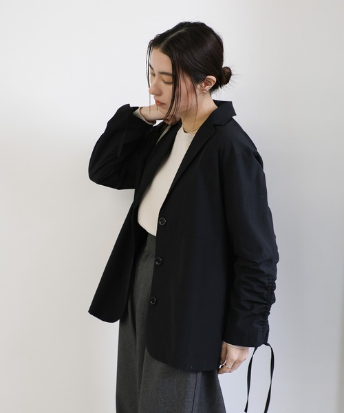 select MOCA(セレクトモカ)の「ギャザースリーブバックスリットジャケット(テーラードジャケット・レディース・ブラック/ベージュ・FREE)」の17枚目の写真