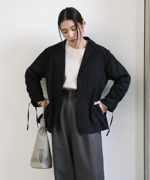 select MOCA(セレクトモカ)の「ギャザースリーブバックスリットジャケット(テーラードジャケット・レディース・ブラック/ベージュ・FREE)」の16枚目の写真