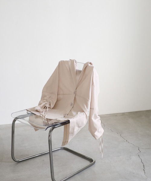 select MOCA(セレクトモカ)の「ギャザースリーブバックスリットジャケット(テーラードジャケット・レディース・ブラック/ベージュ・FREE)」の15枚目の写真