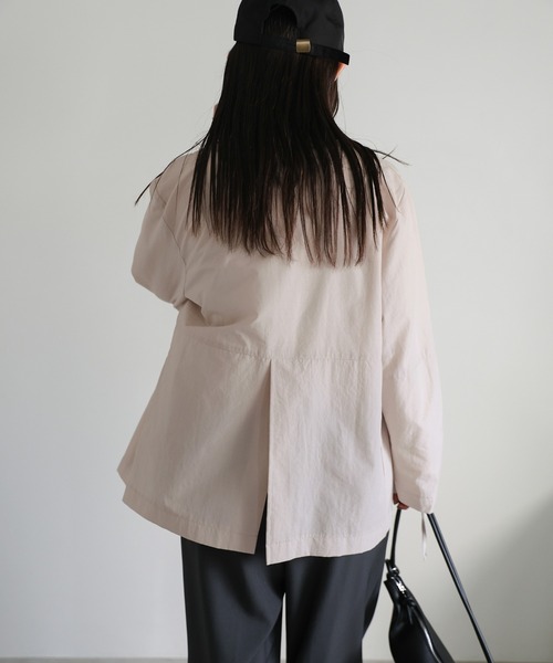 select MOCA(セレクトモカ)の「ギャザースリーブバックスリットジャケット(テーラードジャケット・レディース・ブラック/ベージュ・FREE)」の11枚目の写真