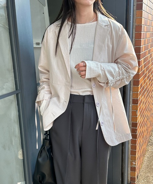 select MOCA(セレクトモカ)の「ギャザースリーブバックスリットジャケット(テーラードジャケット・レディース・ブラック/ベージュ・FREE)」の12枚目の写真