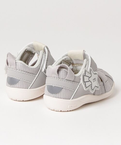 IFME（イフミー）の「BABY｜ifme nature ダブルベルトほうき星ウォーターシューズ（サンダル・キッズ・グレー/ベージュ・12.0cm/12.5cm/13.0cm/13.5cm/14.0cm/14.5cm/15.0cm）」の19枚目の写真