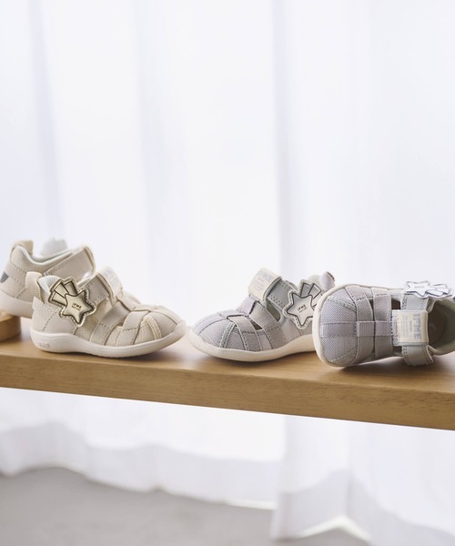 IFME（イフミー）の「BABY｜ifme nature ダブルベルトほうき星ウォーターシューズ（サンダル・キッズ・グレー/ベージュ・12.0cm/12.5cm/13.0cm/13.5cm/14.0cm/14.5cm/15.0cm）」の17枚目の写真