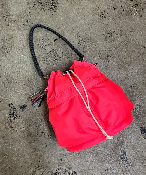cheek(BAG)(チーク)の「【cheek / チーク】kinchaku code 2 way tote / 巾着 トート(トートバッグ・レディース・ホワイト/ブラック/ベージュ/パープル/グレー/カーキ/ピンク/グリーン・フリー)」の8枚目の写真