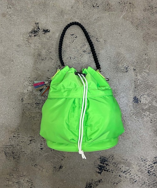 cheek(BAG)(チーク)の「【cheek / チーク】kinchaku code 2 way tote / 巾着 トート(トートバッグ・レディース・ホワイト/ブラック/ベージュ/パープル/グレー/カーキ/ピンク/グリーン・フリー)」の6枚目の写真