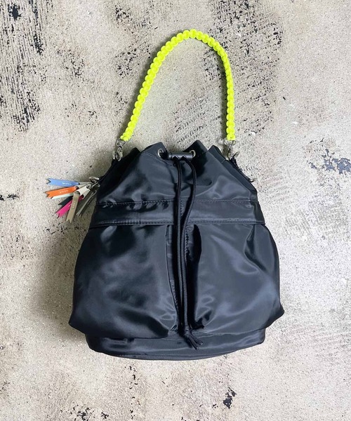 cheek(BAG)(チーク)の「【cheek / チーク】kinchaku code 2 way tote / 巾着 トート(トートバッグ・レディース・ホワイト/ブラック/ベージュ/パープル/グレー/カーキ/ピンク/グリーン・フリー)」の3枚目の写真