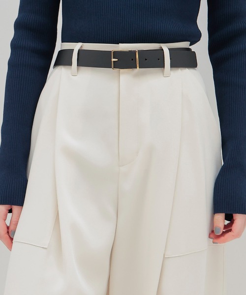 DRESSLAVE(ドレスレイブ)の「big tuck curve pants(ビッグタックカーブパンツ)(その他パンツ・レディース・ホワイト/カーキ・38/36)」の5枚目の写真