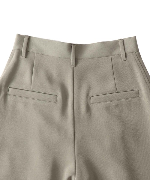 DRESSLAVE(ドレスレイブ)の「big tuck curve pants(ビッグタックカーブパンツ)(その他パンツ・レディース・ホワイト/カーキ・38/36)」の20枚目の写真