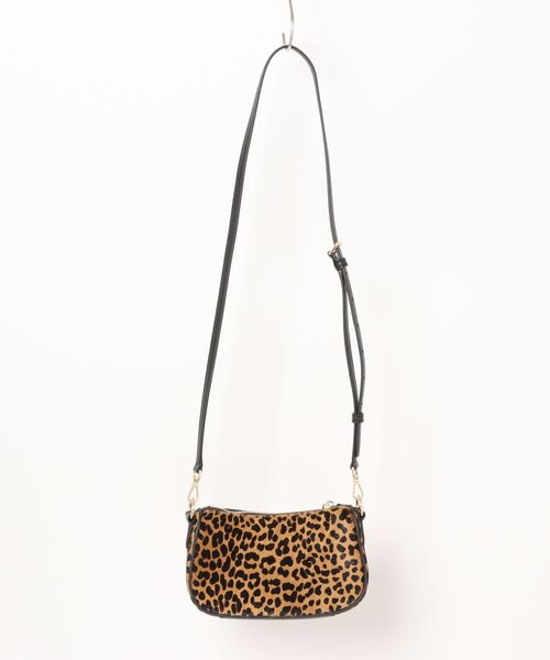 MICHAEL KORS(マイケルコース)の「CARMELA ポシェット クロスボディ スモール(ショルダーバッグ・レディース・ブラック系その他・FREE)」の4枚目の写真