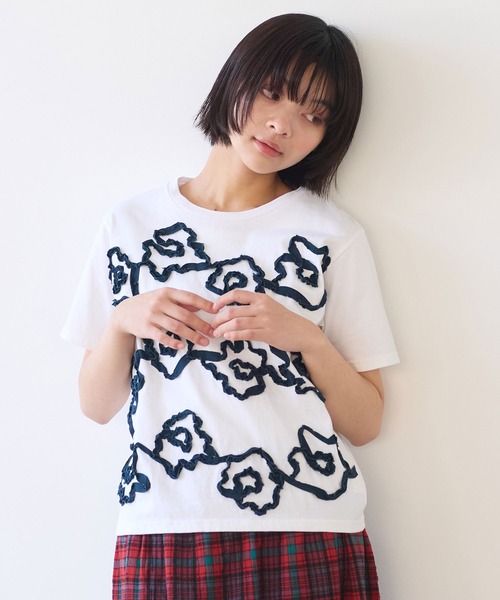 bulle de savon(ビュルデサボン)の「くるくるはなテープ刺繍Tシャツ(Tシャツ/カットソー・レディース・ホワイト/ネイビー・FREE)」の11枚目の写真