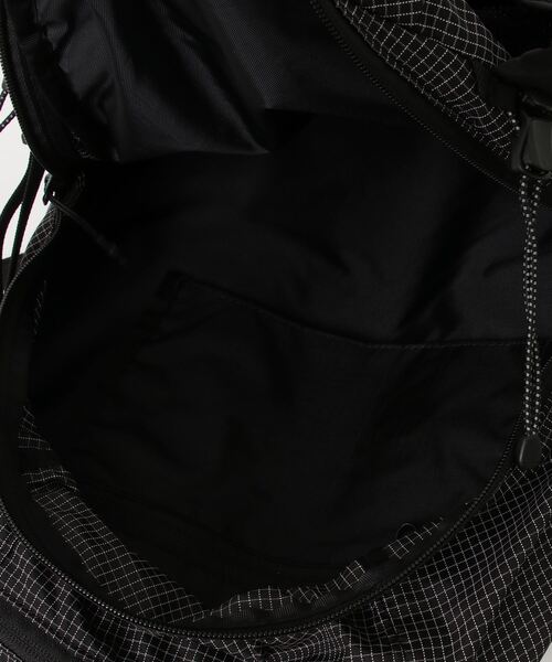 WILD THINGS(ワイルドシングス)の「【WILD THINGS/ワイルドシングス】MINIMALIST SPECTRA BACKPACK/ミニマリスト スペクトラ バックパック(容量:約20L)(バックパック/リュック・メンズ・ホワイト系その他/ブラック系その他・FREE)」の21枚目の写真