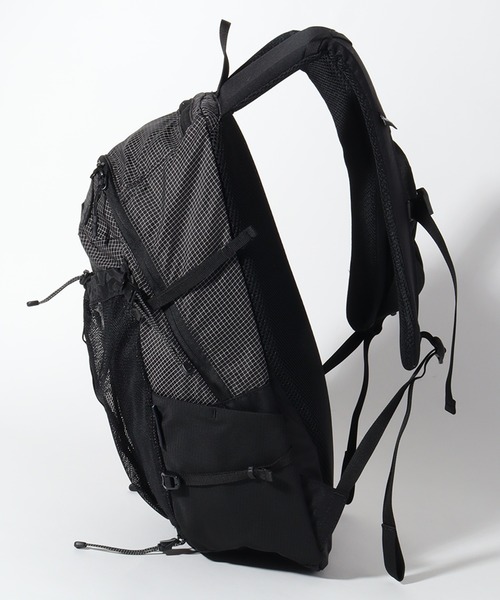 WILD THINGS(ワイルドシングス)の「【WILD THINGS/ワイルドシングス】MINIMALIST SPECTRA BACKPACK/ミニマリスト スペクトラ バックパック(容量:約20L)(バックパック/リュック・メンズ・ホワイト系その他/ブラック系その他・FREE)」の5枚目の写真