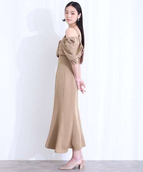 PourVous（プールヴー）の「ミモレ丈&袖あり フォーマル リボンボリューム袖セレモニー 結婚式 二次会 パーティー ドレス オケージョンドレス 同窓会 成人式 グログランパフスリーブオフショル お呼ばれ 謝恩会 20代 30代（ドレス・レディース・ベージュ/チャコール/ブラック・M）」の10枚目の写真