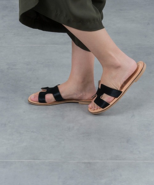 Rivel（リヴェル）の「【L’ ANGOLO DEL CUOIO/ランゴロデルクオイオ】レザーサンダル　フラットサンダル（サンダル・レディース・ブラック×ベージュ/ブラック・38/39/36/37）」の10枚目の写真