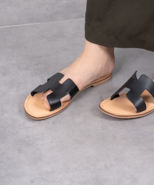 Rivel（リヴェル）の「【L’ ANGOLO DEL CUOIO/ランゴロデルクオイオ】レザーサンダル　フラットサンダル（サンダル・レディース・ブラック×ベージュ/ブラック・38/39/36/37）」の13枚目の写真