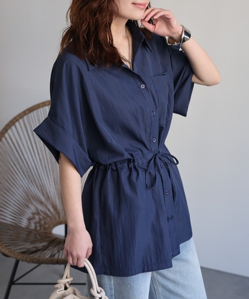 ap retro(アプレトロ)の「ロールアップスリーブ / ウエストドロストシャツ(シャツ/ブラウス・レディース・ネイビー/ベージュ/ブルー/オフホワイト・FREE)」の4枚目の写真