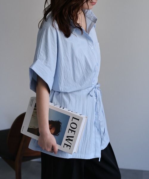 ap retro(アプレトロ)の「ロールアップスリーブ / ウエストドロストシャツ(シャツ/ブラウス・レディース・ネイビー/ベージュ/ブルー/オフホワイト・FREE)」の1枚目の写真