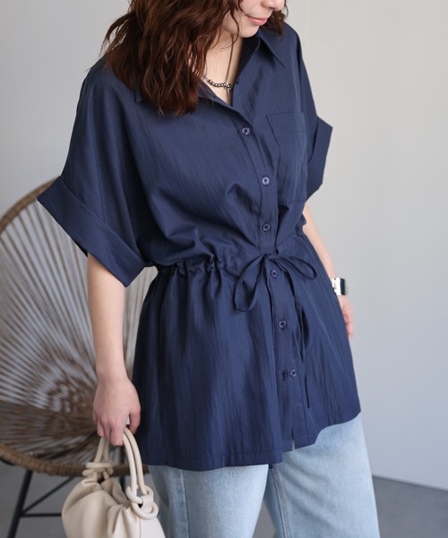 ap retro(アプレトロ)の「ロールアップスリーブ / ウエストドロストシャツ(シャツ/ブラウス・レディース・ネイビー/ベージュ/ブルー/オフホワイト・FREE)」の21枚目の写真